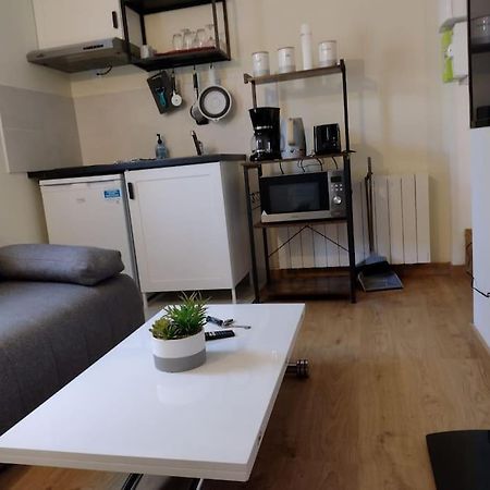 Le Reposant - Parking Box -24 H Le Mans - Le Mans Classic-Gp-Oasis - Antares - Parc Des Expositions 외부 사진