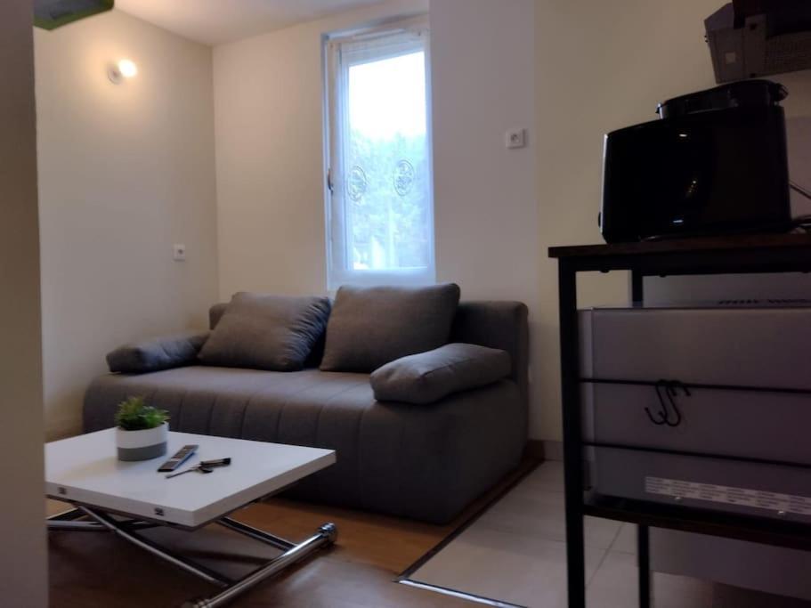 Le Reposant - Parking Box -24 H Le Mans - Le Mans Classic-Gp-Oasis - Antares - Parc Des Expositions 외부 사진